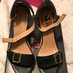 Black and yellow wedges